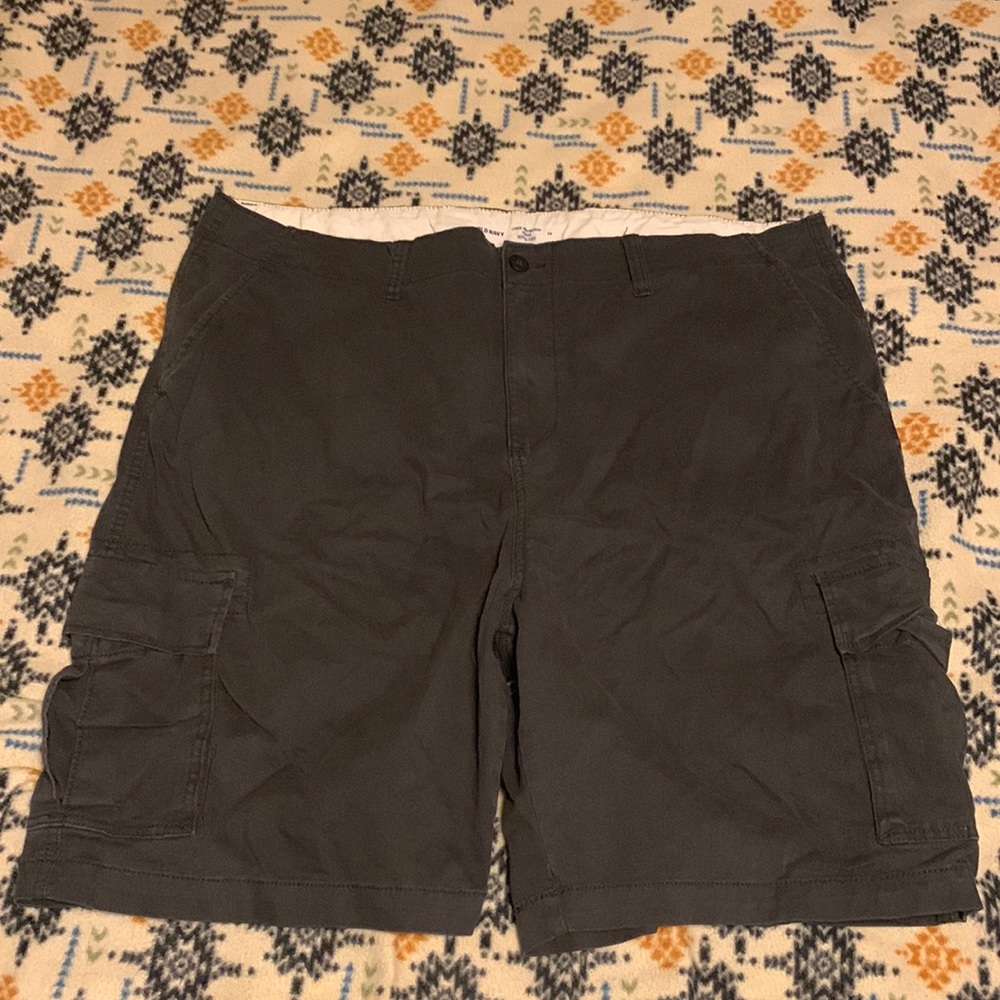 Mens Old Navy Cargo shorts size 44